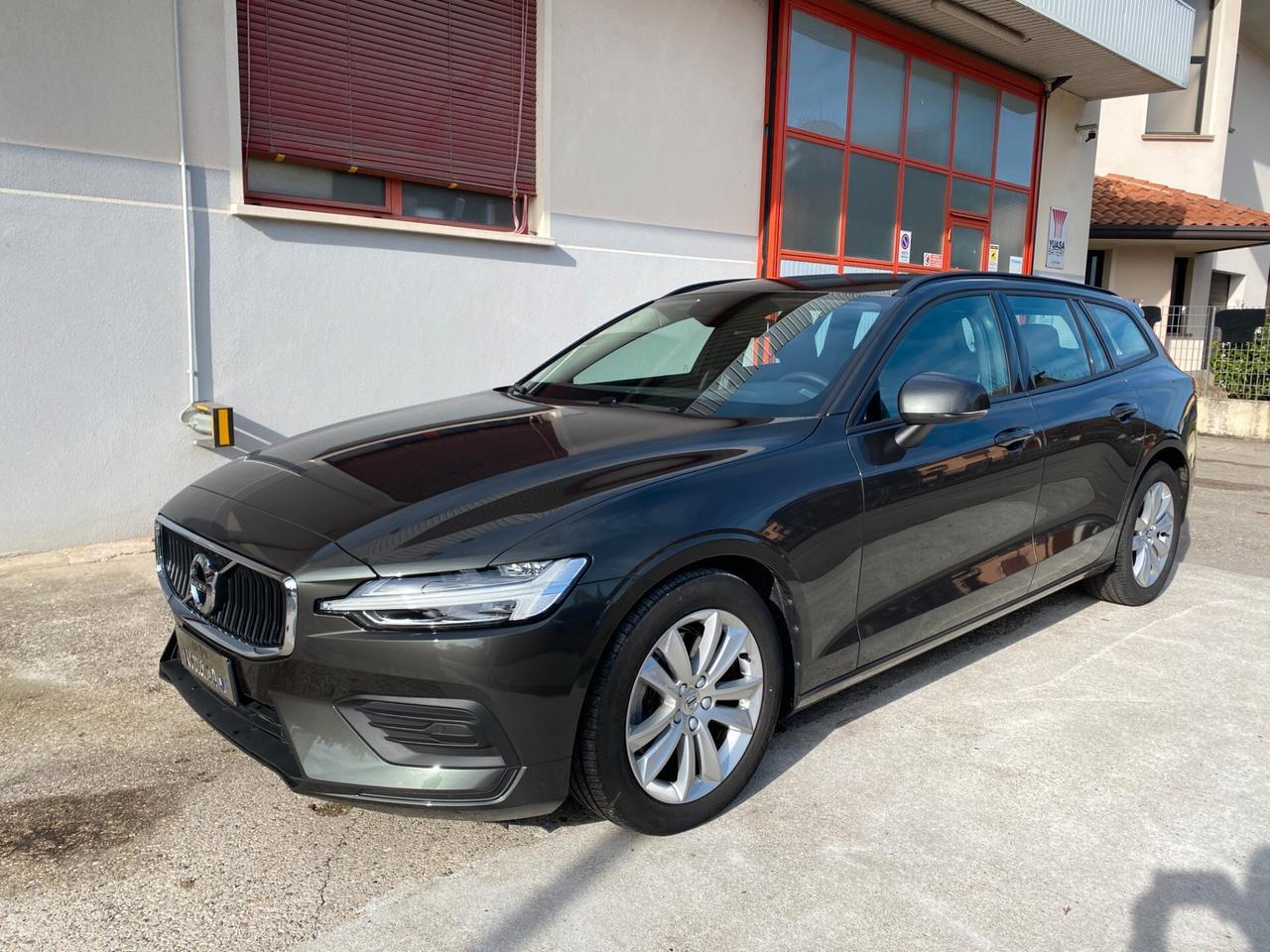 Volvo V60 B3 Geartronic Momentum Business