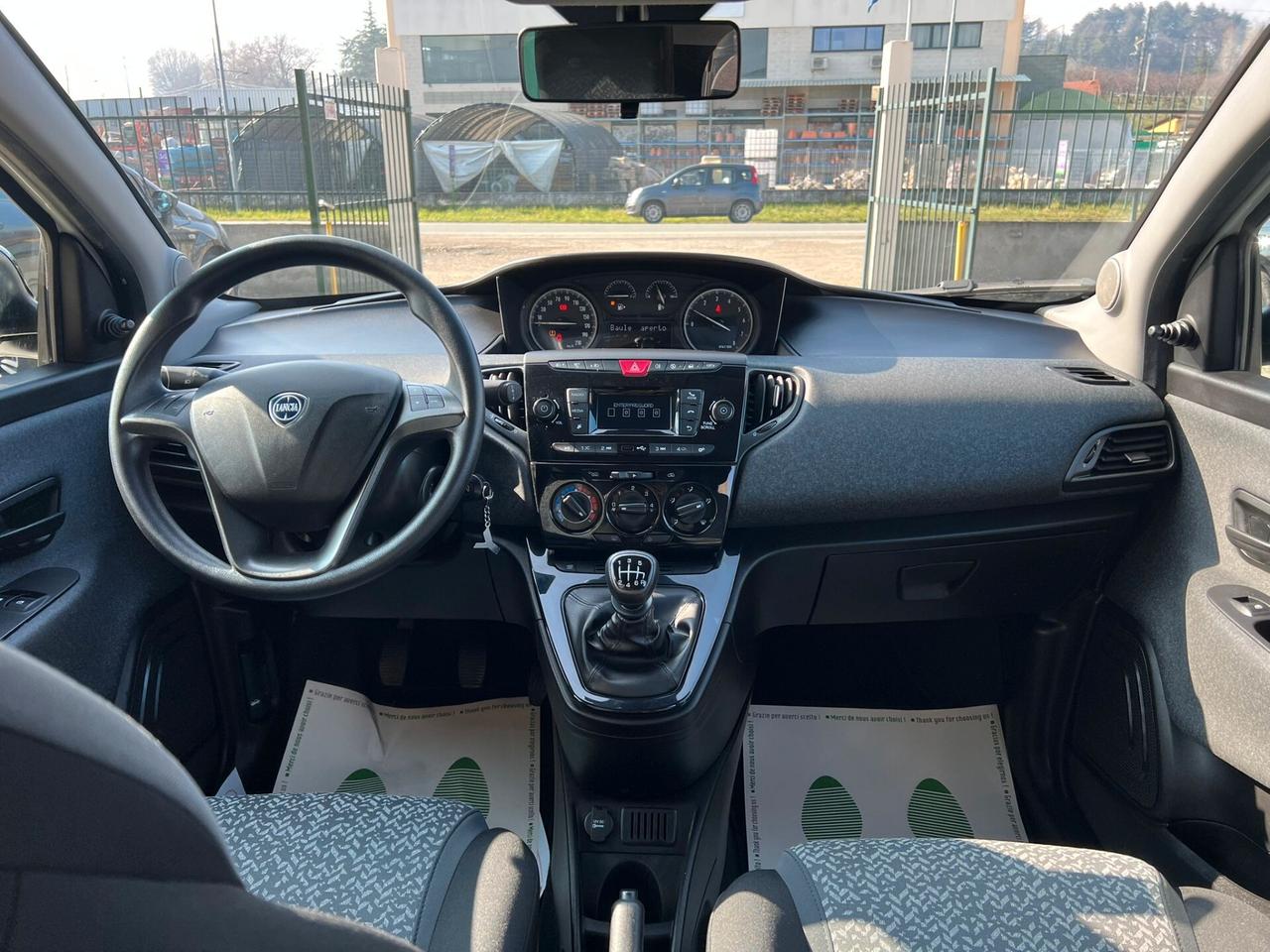 Lancia Ypsilon 1.0 FireFly 5 porte S&S Hybrid Ecochic Silver