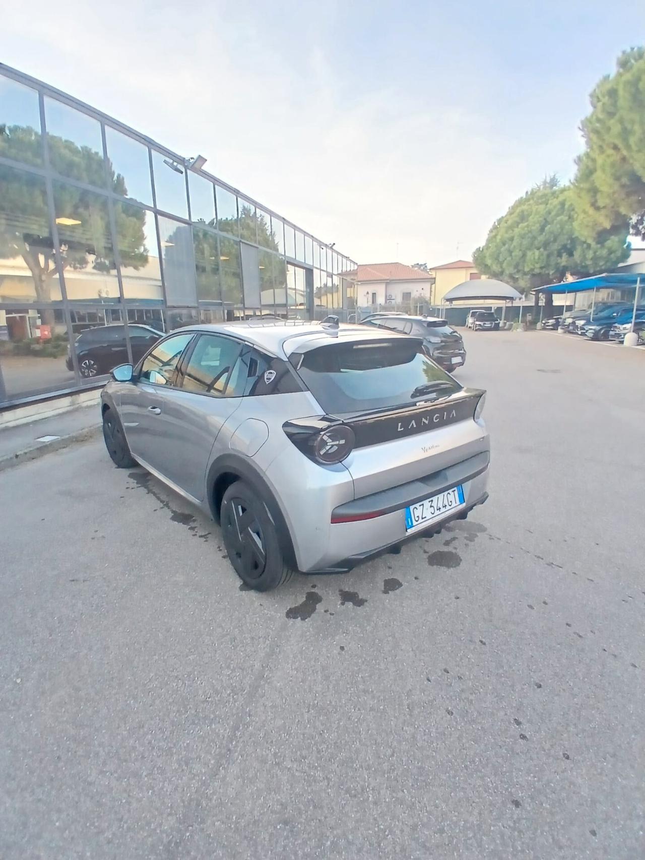 Lancia Ypsilon Hybrid e-DCT