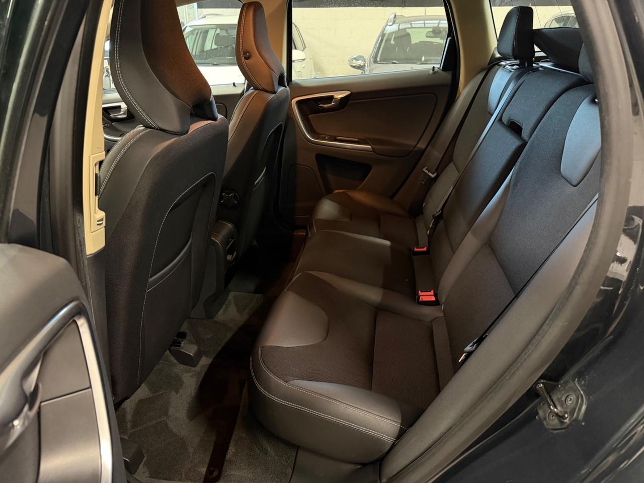 Volvo XC 60 XC60 D3 Geartronic R-design