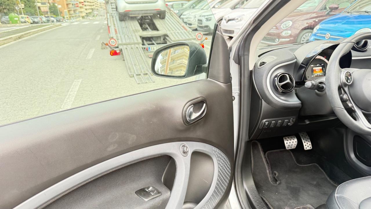 Smart ForTwo 90 0.9 T twinamic cabrio Prime LED NAVI KAMERA PDC PELLE CERCHI 16 PACK SPORT BLUETOOTH