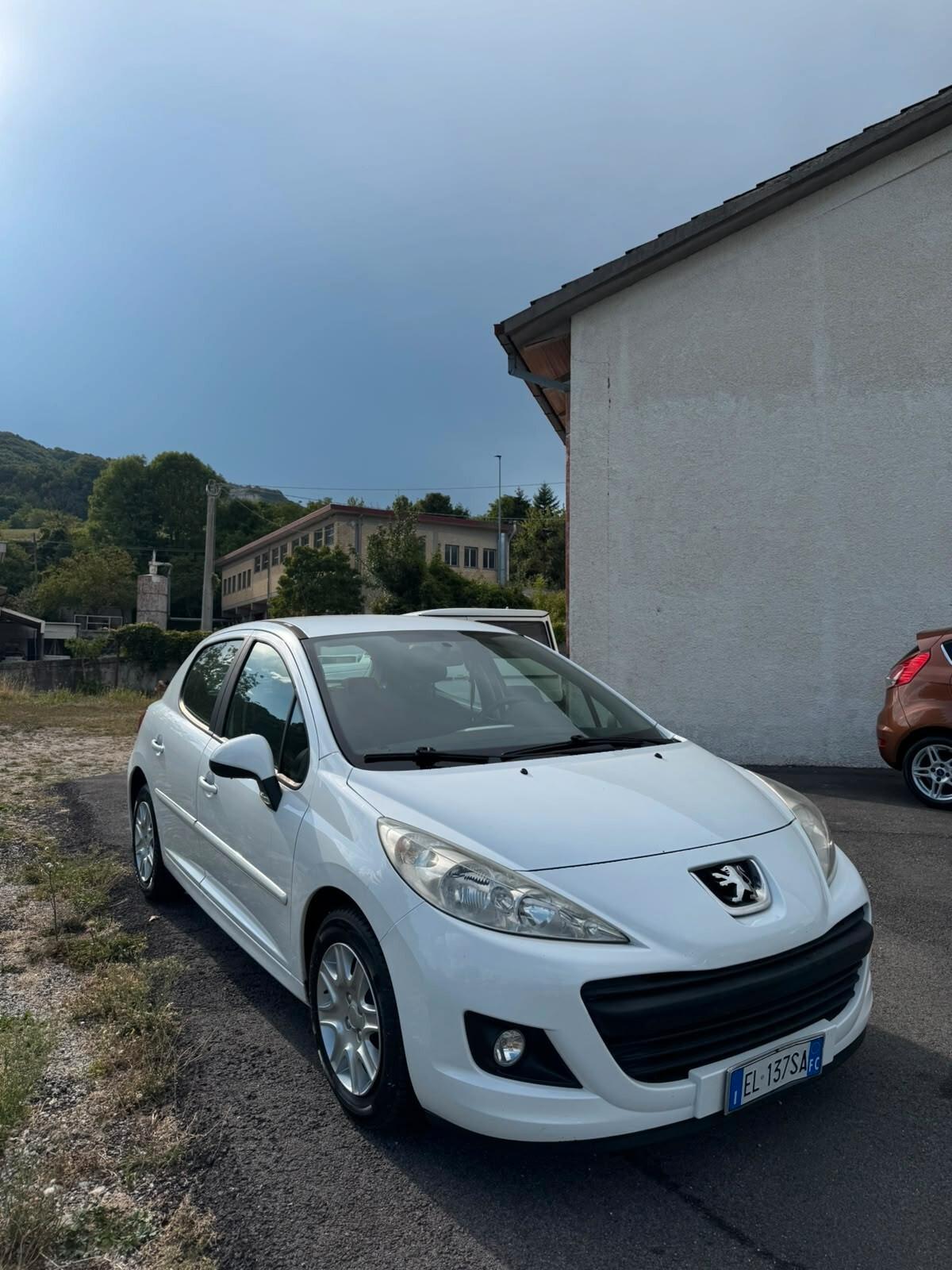 Peugeot 207 1.4 HDi 70CV 5p. Active