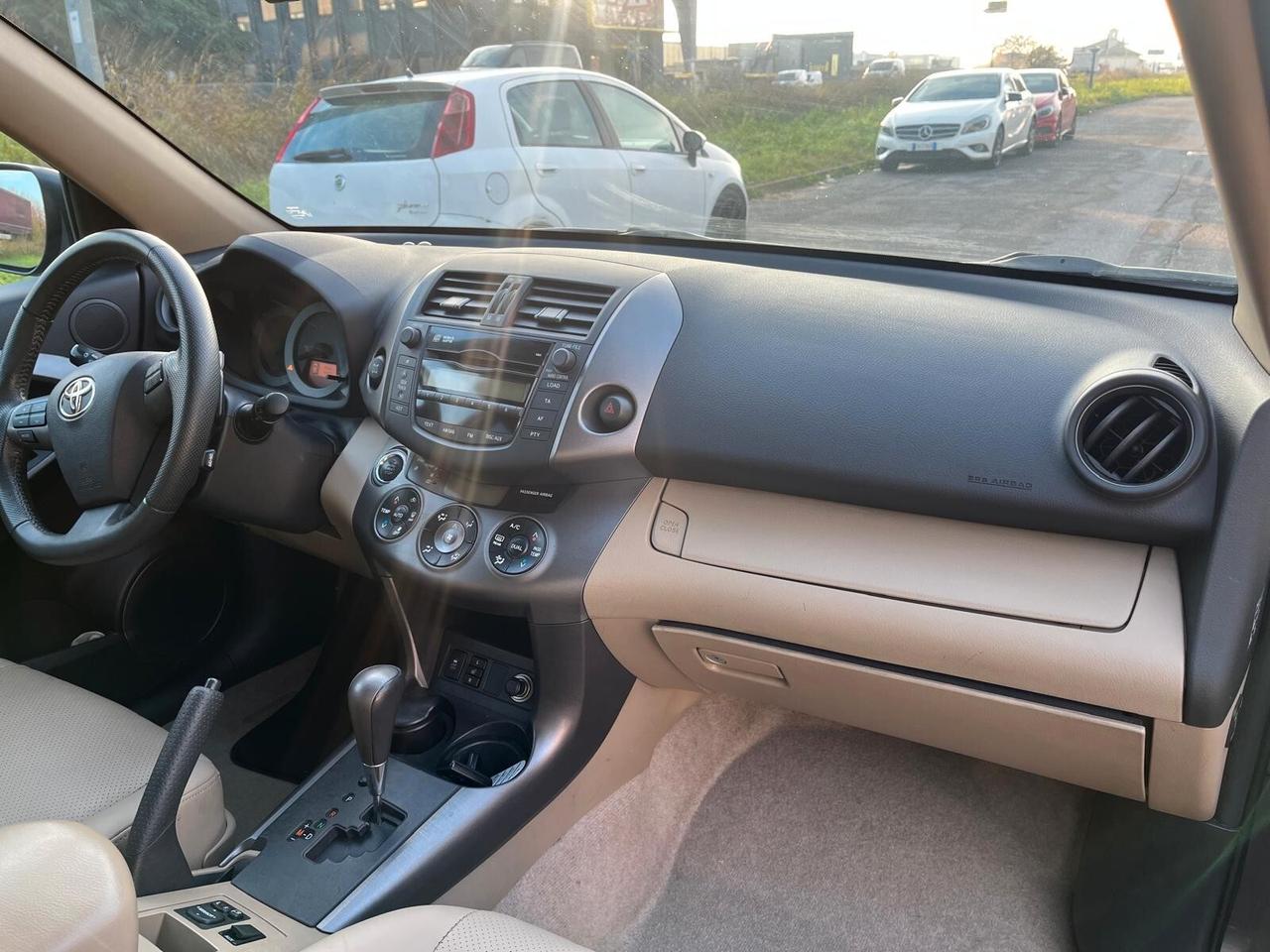 Toyota RAV 4 RAV4 2.2 D-Cat 177 CV Luxury