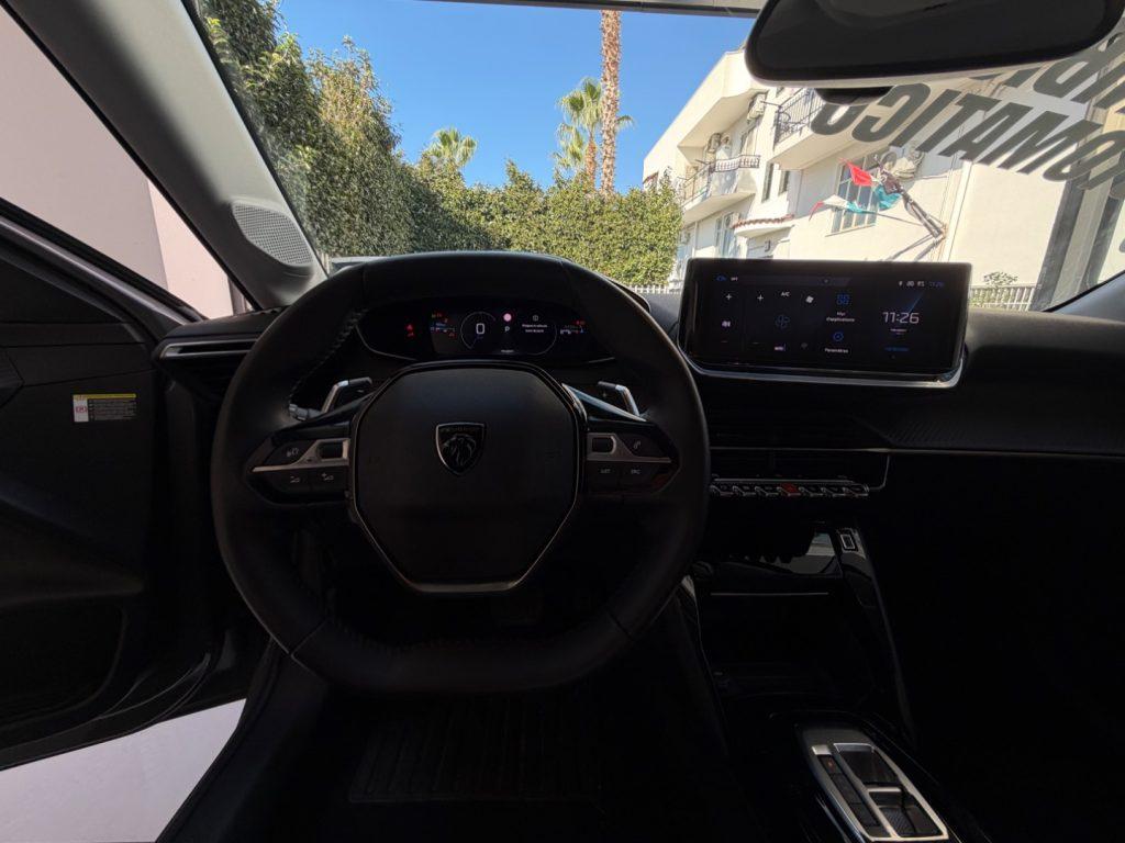 Peugeot 208 Hybrid 110 e-DCS6 Allure da €199,00 mensili