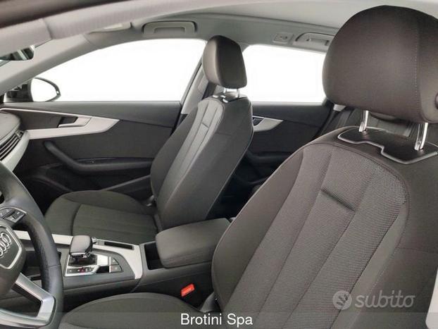 Audi A4 Avant 30 TDI/136 CV S tronic Business