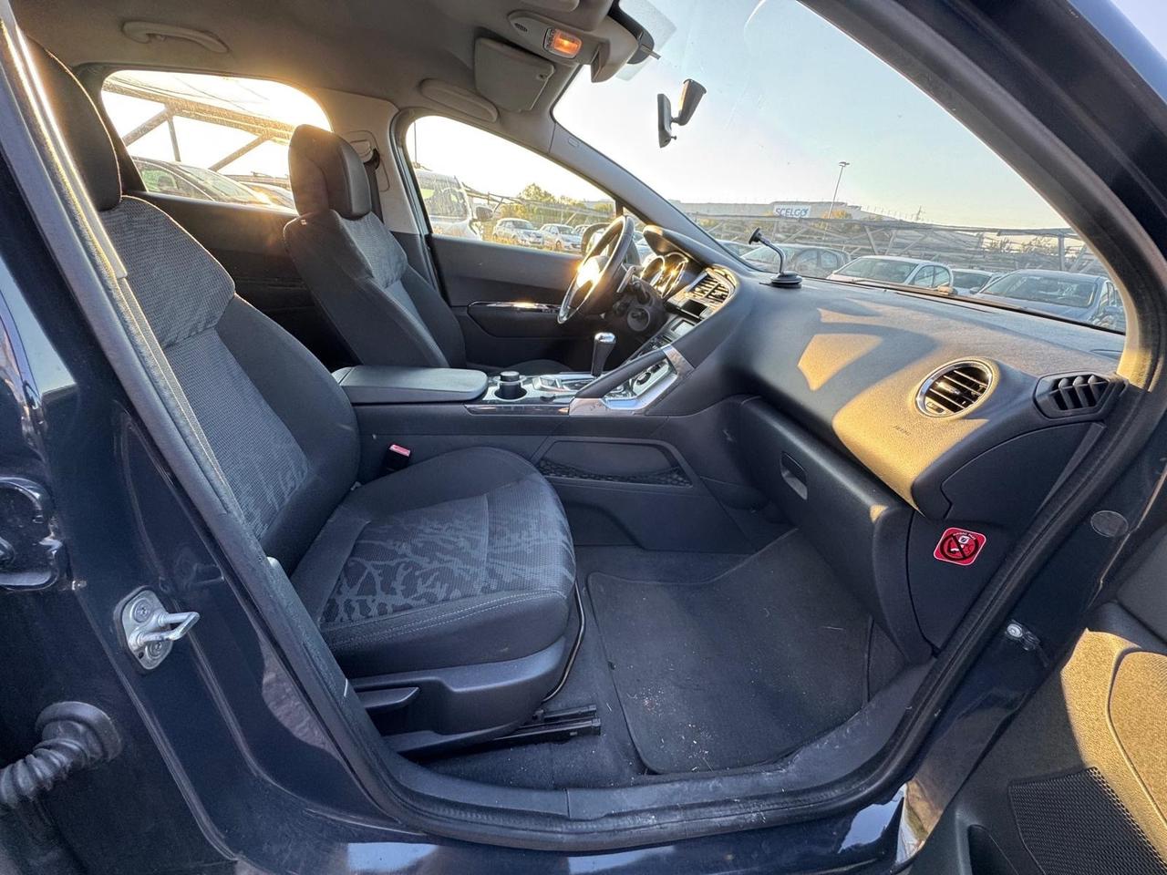 Peugeot 3008 1.6 HDi 115CV Business cambio automatico