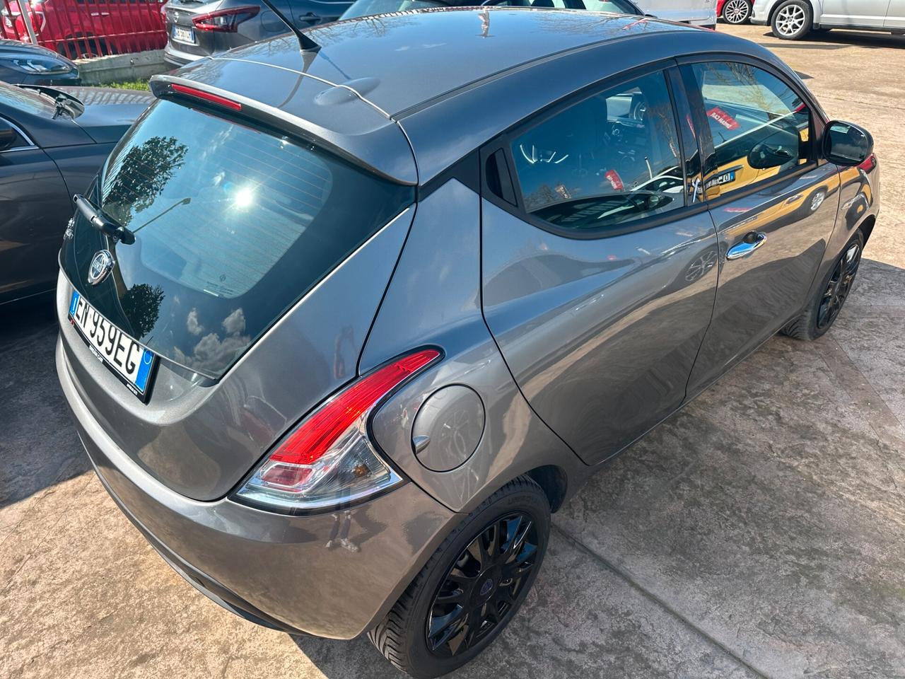 LANCIA YPSILON GOLD TAGLIANDI FINANZIAMENTO