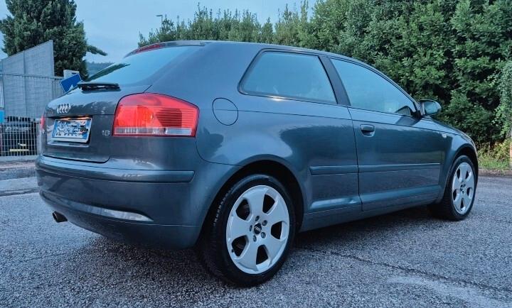 Audi A3 1.6 16V FSI Ambition NEOPATENTATI