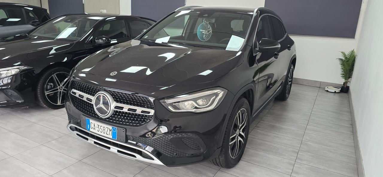 Mercedes Gla .
