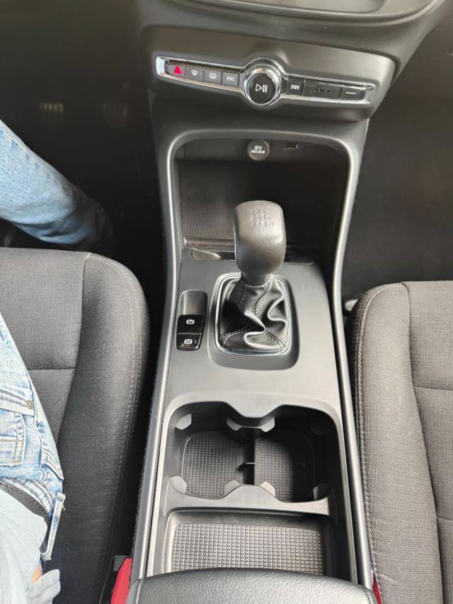 VOLVO XC40 T2 Essential