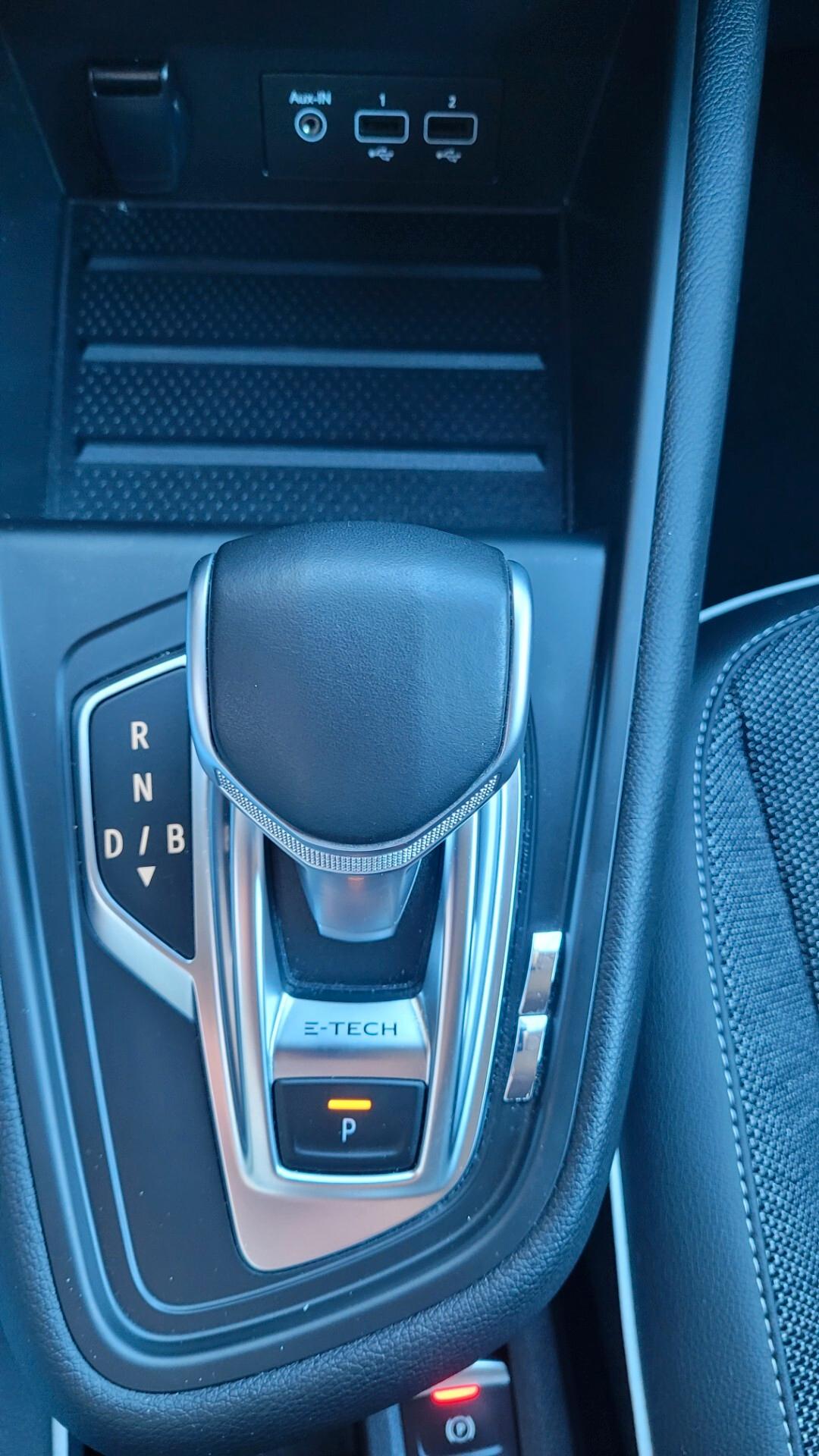 Renault Captur Full Hybrid E-Tech Initiale Paris