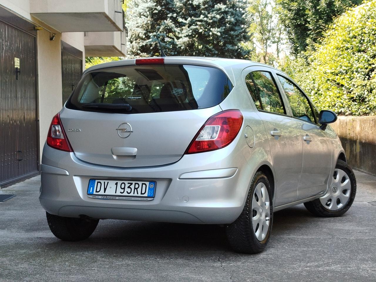 Opel Corsa 1.2 BENZINA 80cv / 50.000km / Neop.