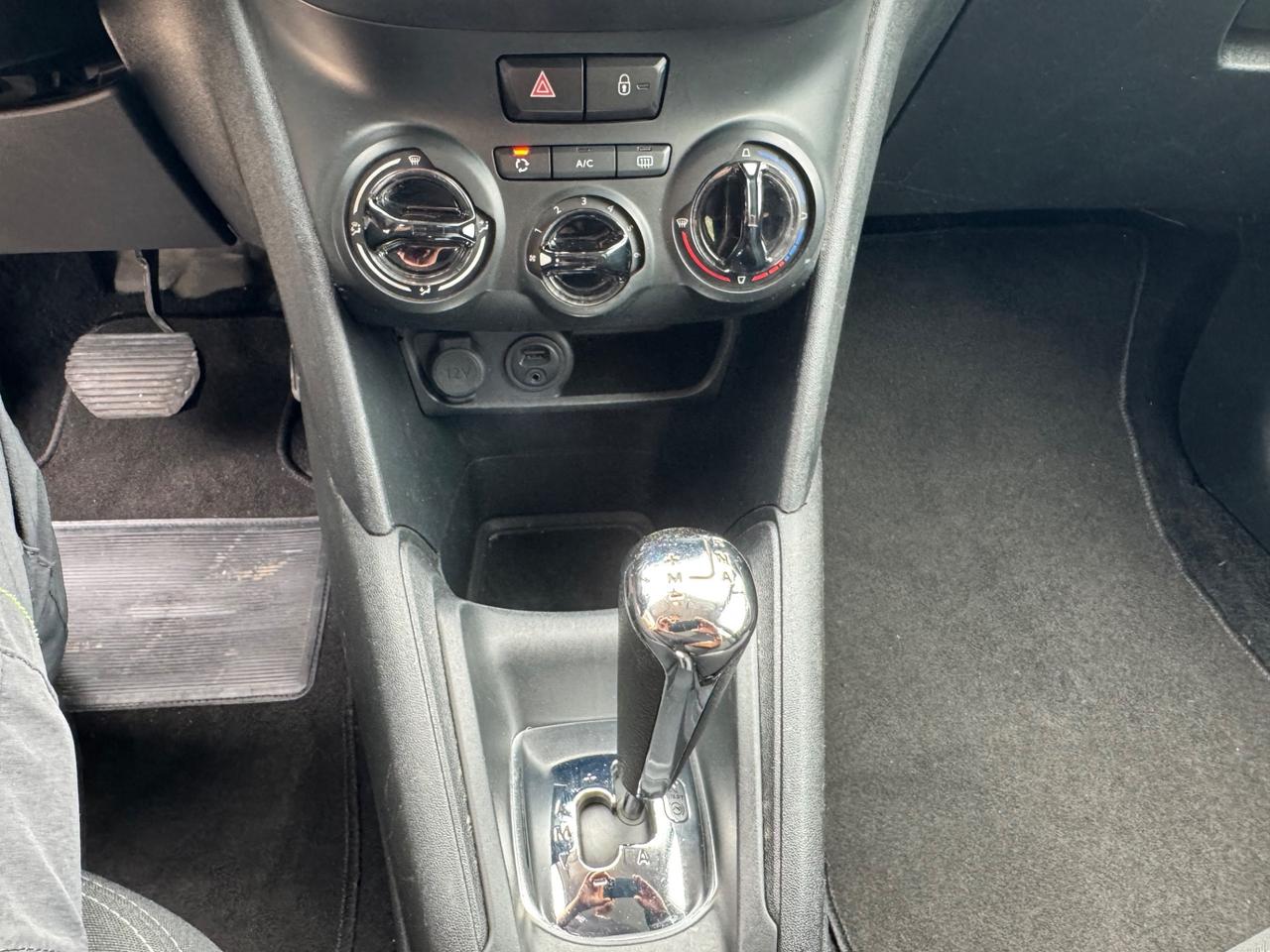 Peugeot 208 1.4 e-HDi 68 CV S&S robotizzato 5 porte Active