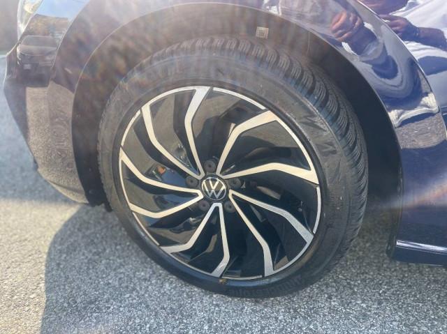 Volkswagen Golf 1.0 etsi 110cv dsg Luci amb PDC Vetri Scuri