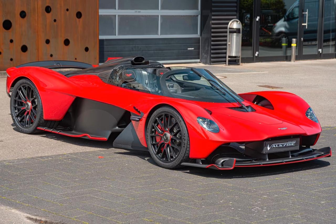 Aston Martin Valkyrie SPIDER *Q-COMMISSION*PIANO DA COLLEZIONE*