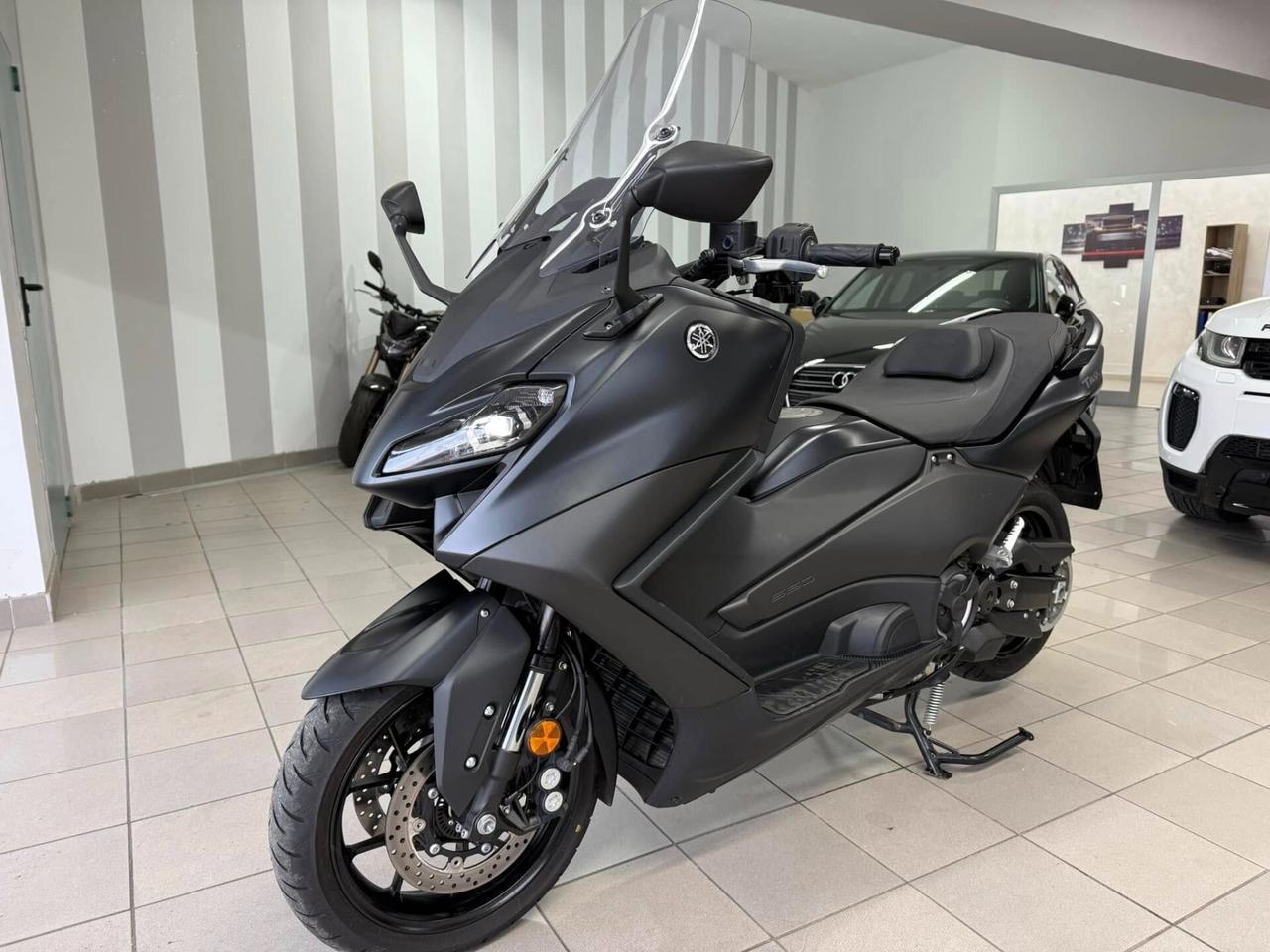 Yamaha Tmax 560