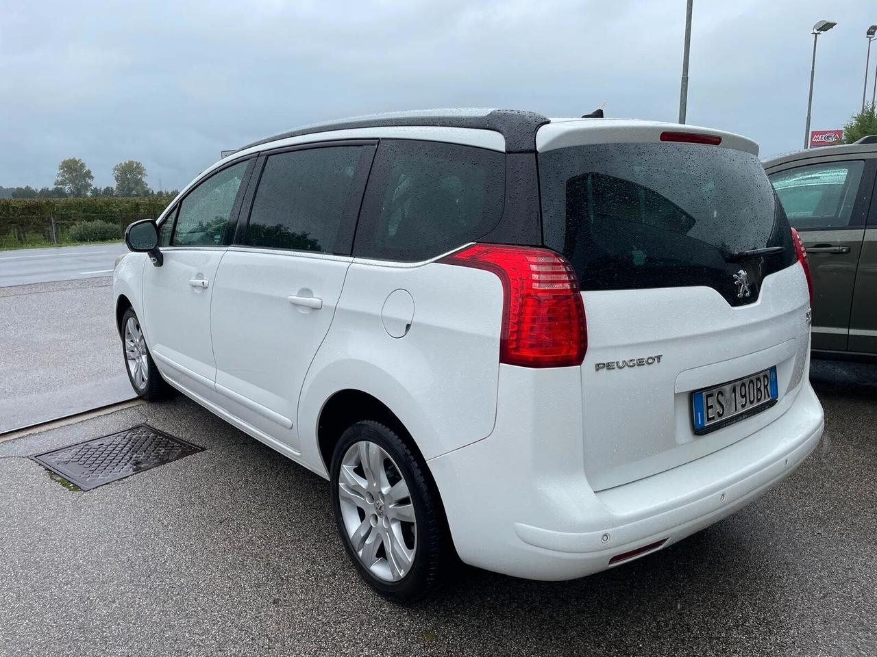 Peugeot 5008 1.6 -HDi 115CV 7 posti cambio automatico