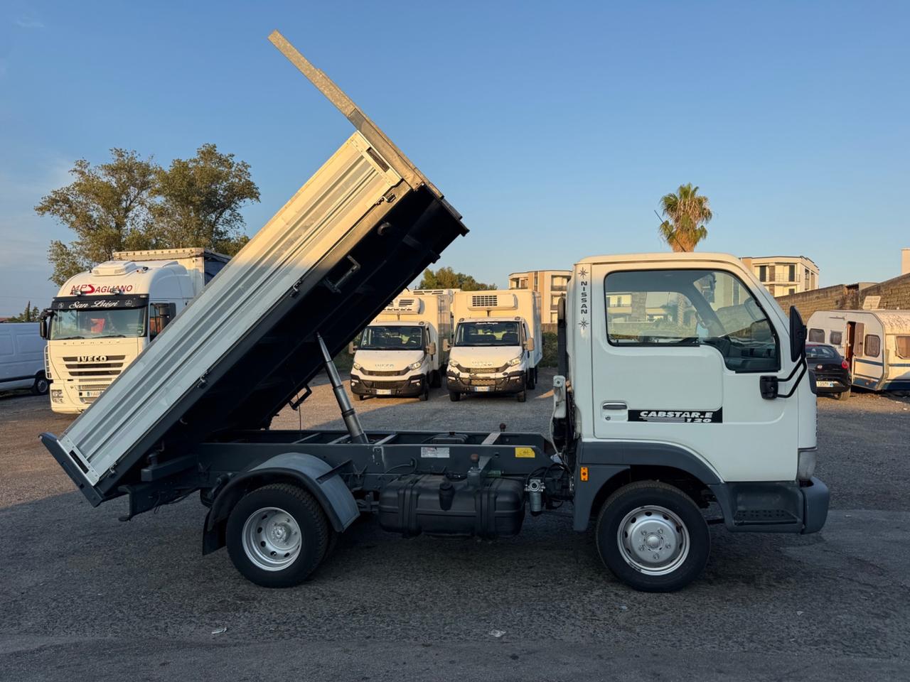 Nissan Cabstar 3.0 Diesel 120 Cv Trilaterale