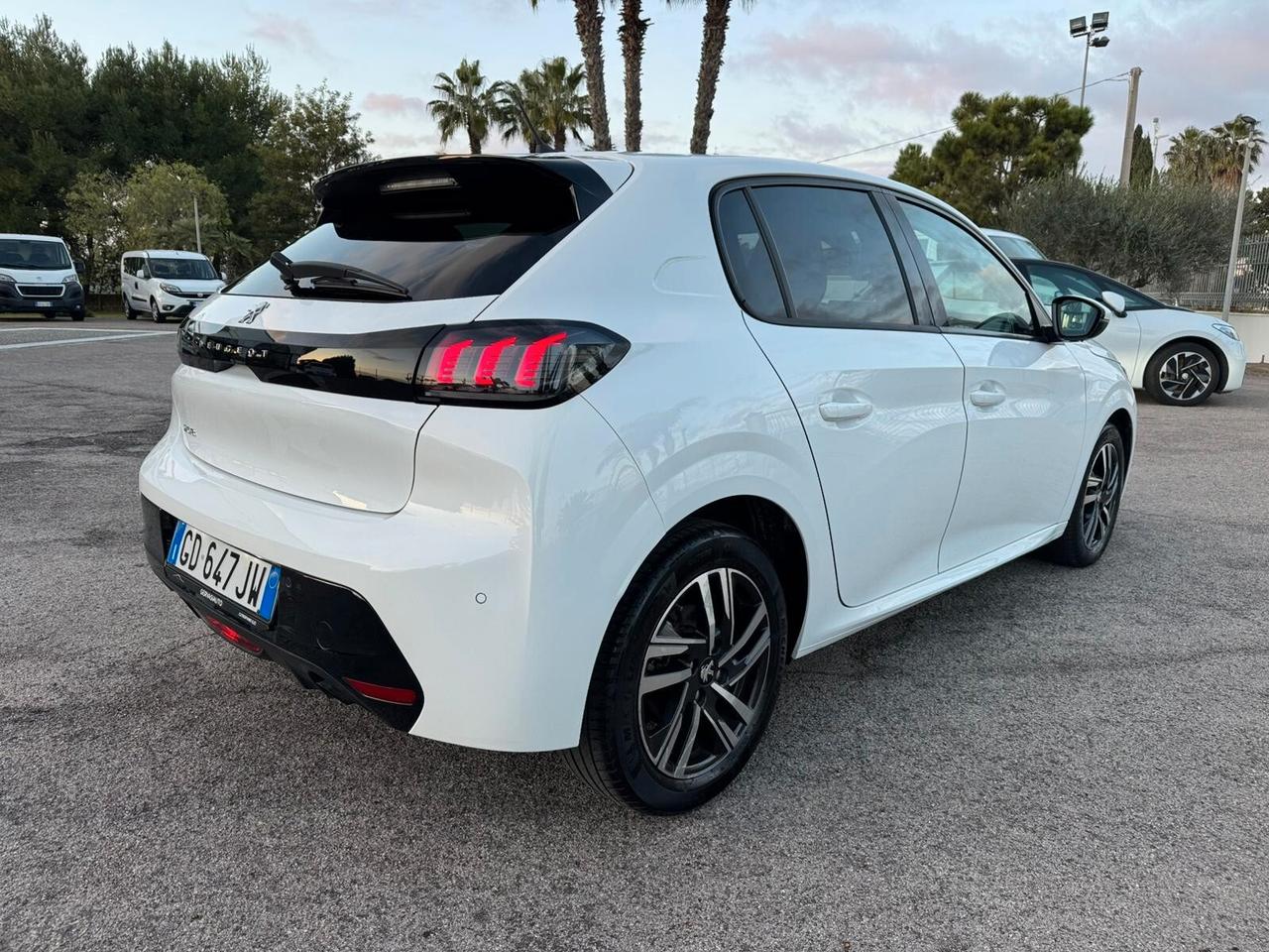 Peugeot 208 BlueHDi 100 Allure Navi Pack