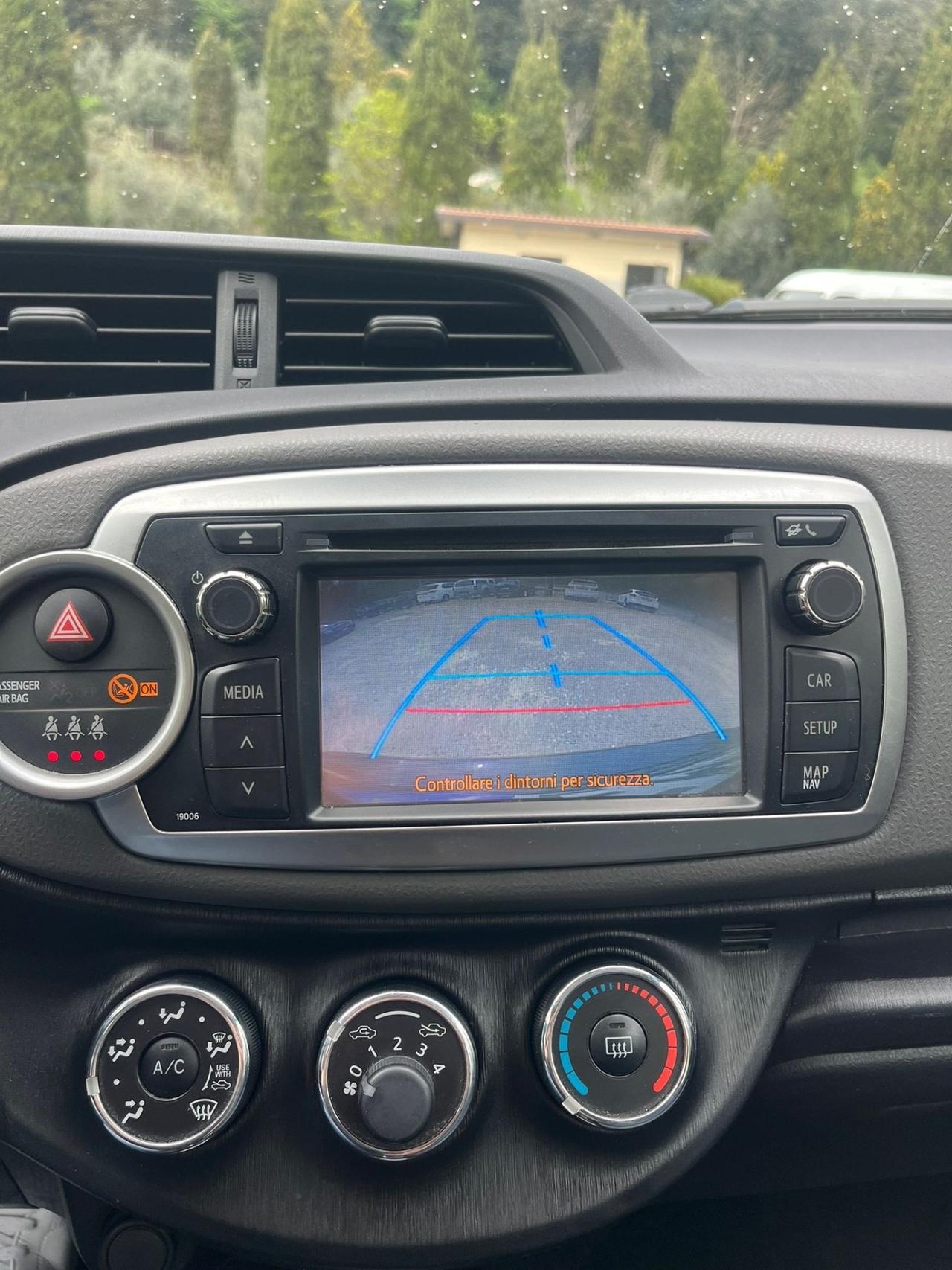 Toyota Yaris 1.0 Benzina - Neopatentati