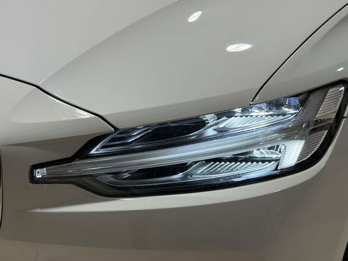 VOLVO - V60 - D3 Geartronic R-design