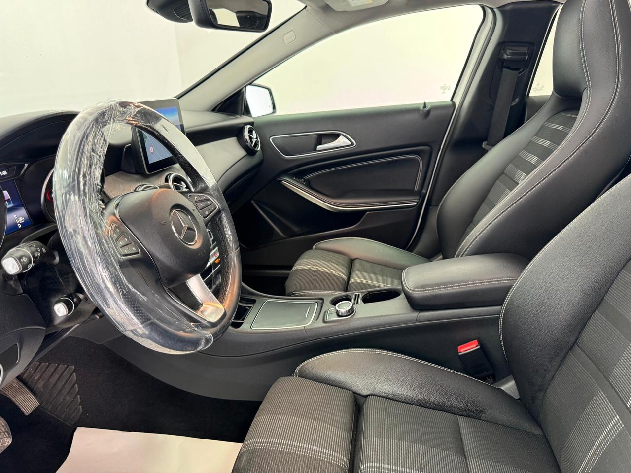 Mercedes-benz GLA 220 -AUTO- Premium-TETTO-2019