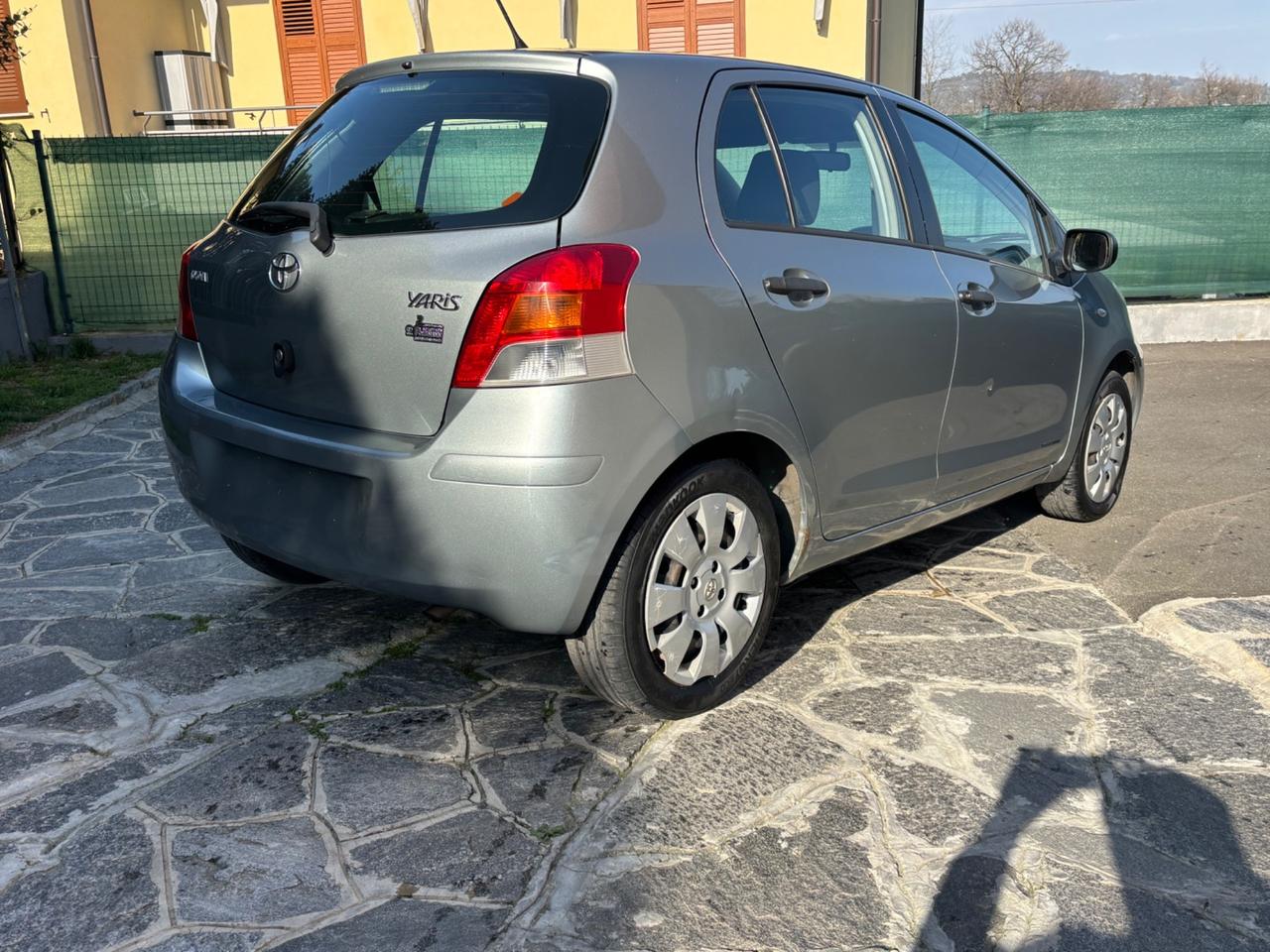 Toyota Yaris 1.0 5 porte Sol