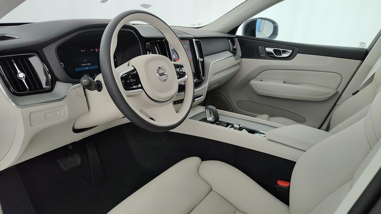 VOLVO XC60 2.0 t6 phev Plus Dark awd auto