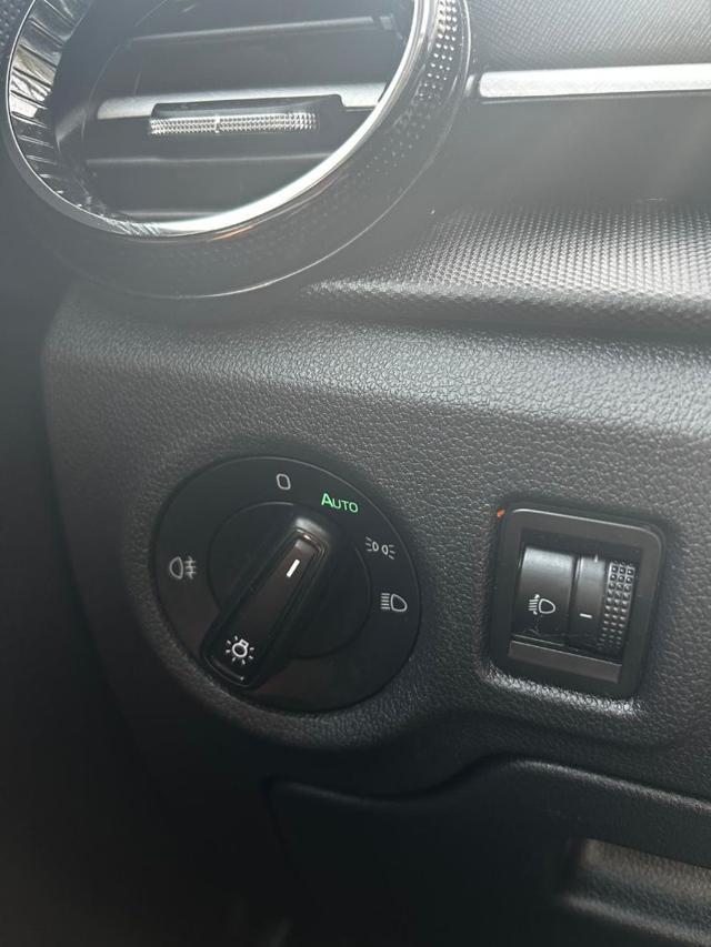 SKODA Fabia 1.0 MPI 80 CV Ambition NEO PATENTATO