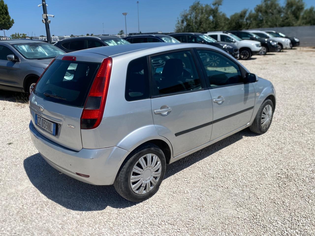 Ford Fiesta 1.4 TDCi 5p. Ghia DIESEL NEOPATENTATI