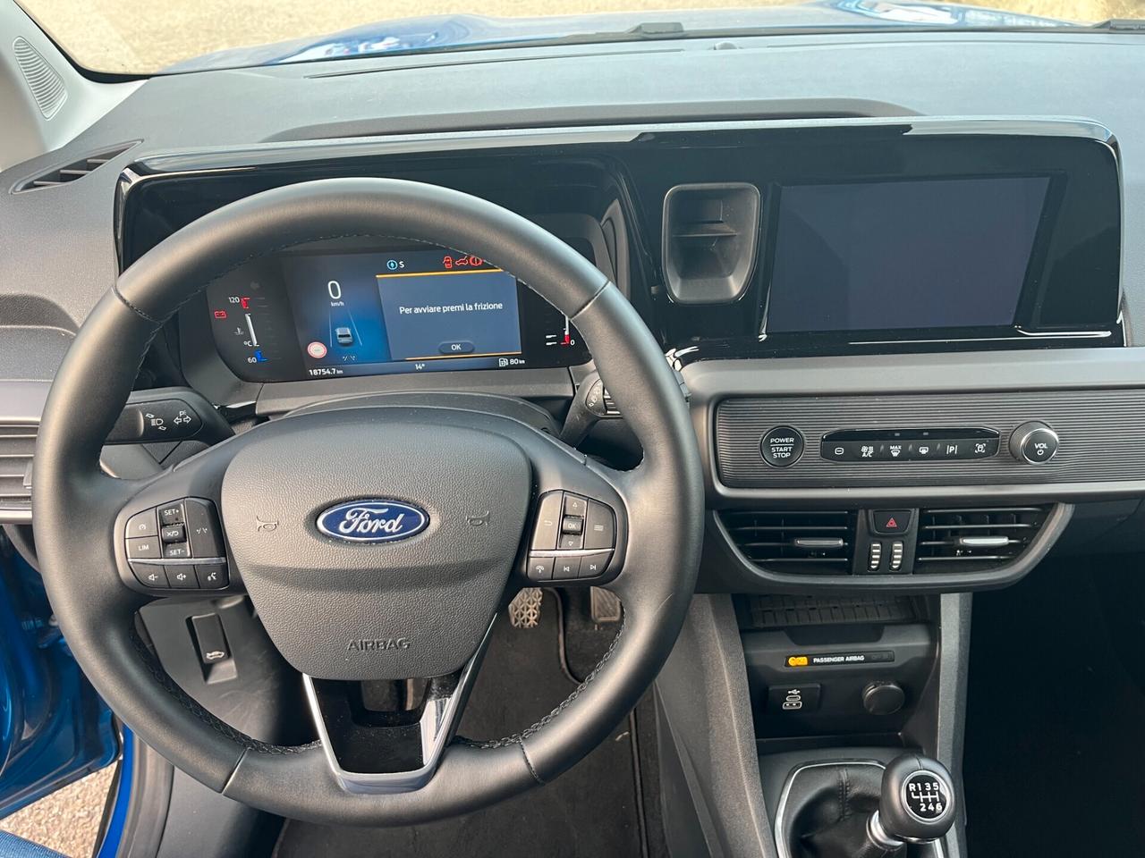 Ford Tourneo Courier 1.0 EcoBoost Titanium