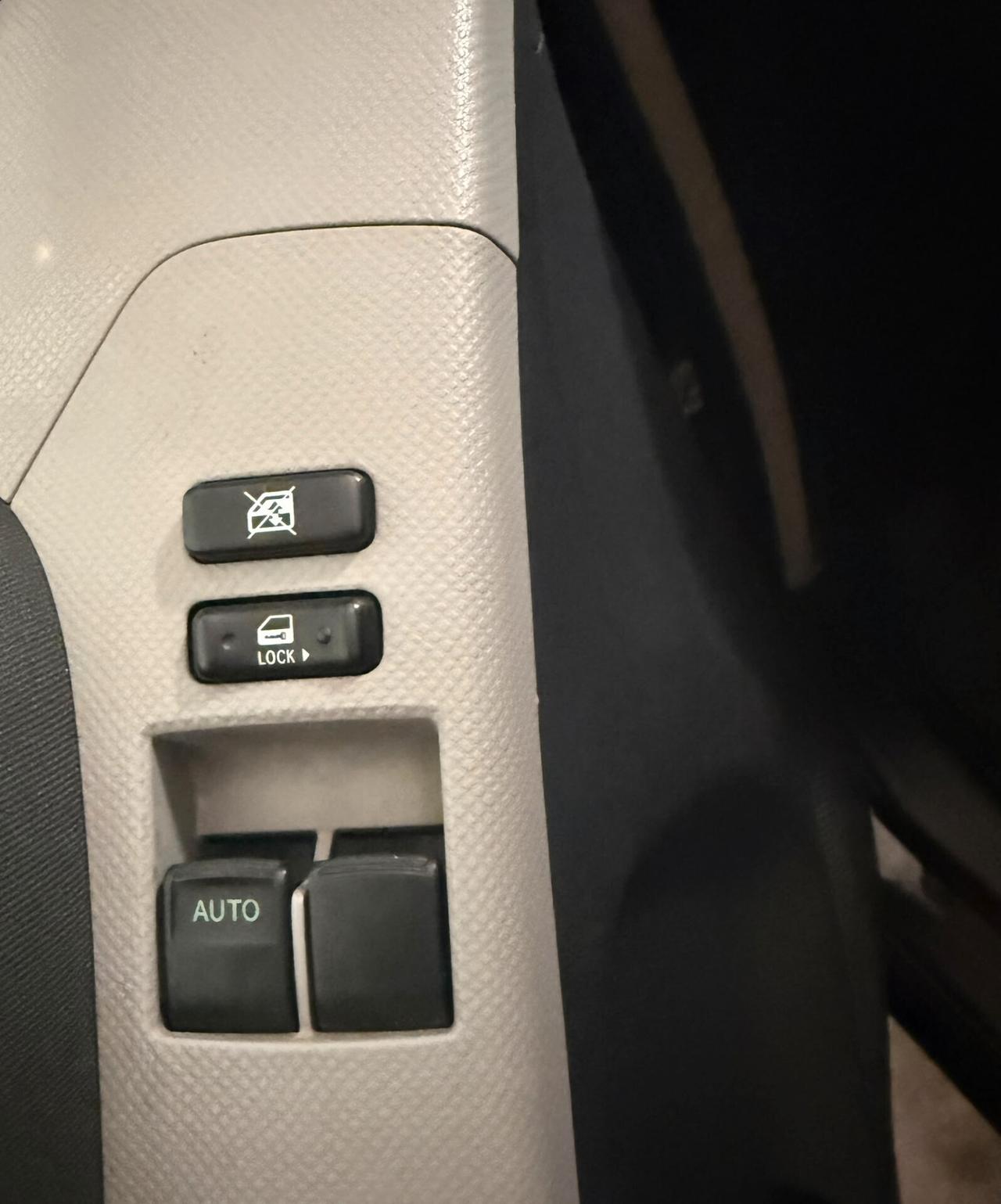TOYOTA YARIS 1.0 BENZINA GOMMATA NUOVA