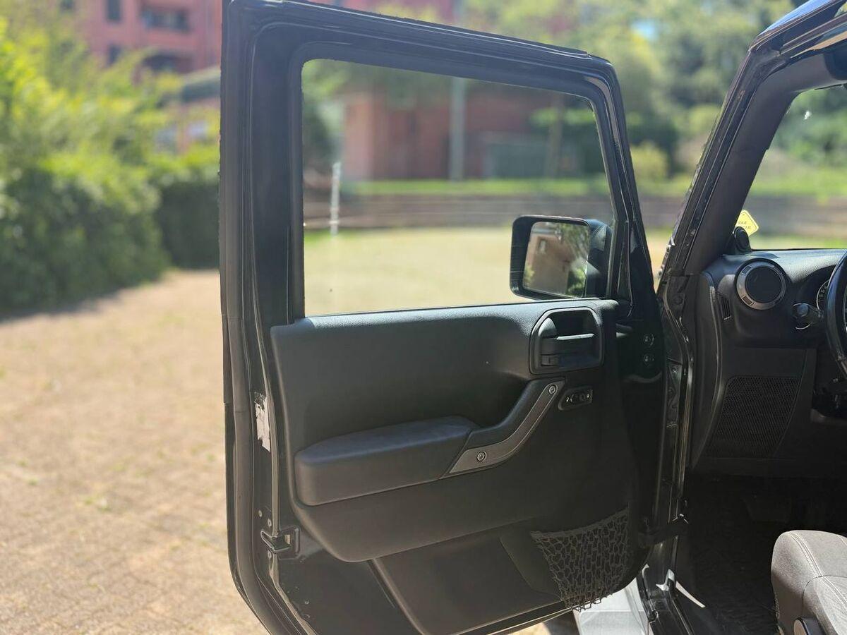 Jeep Wrangler Unlimited 2.8 crd Sahara auto