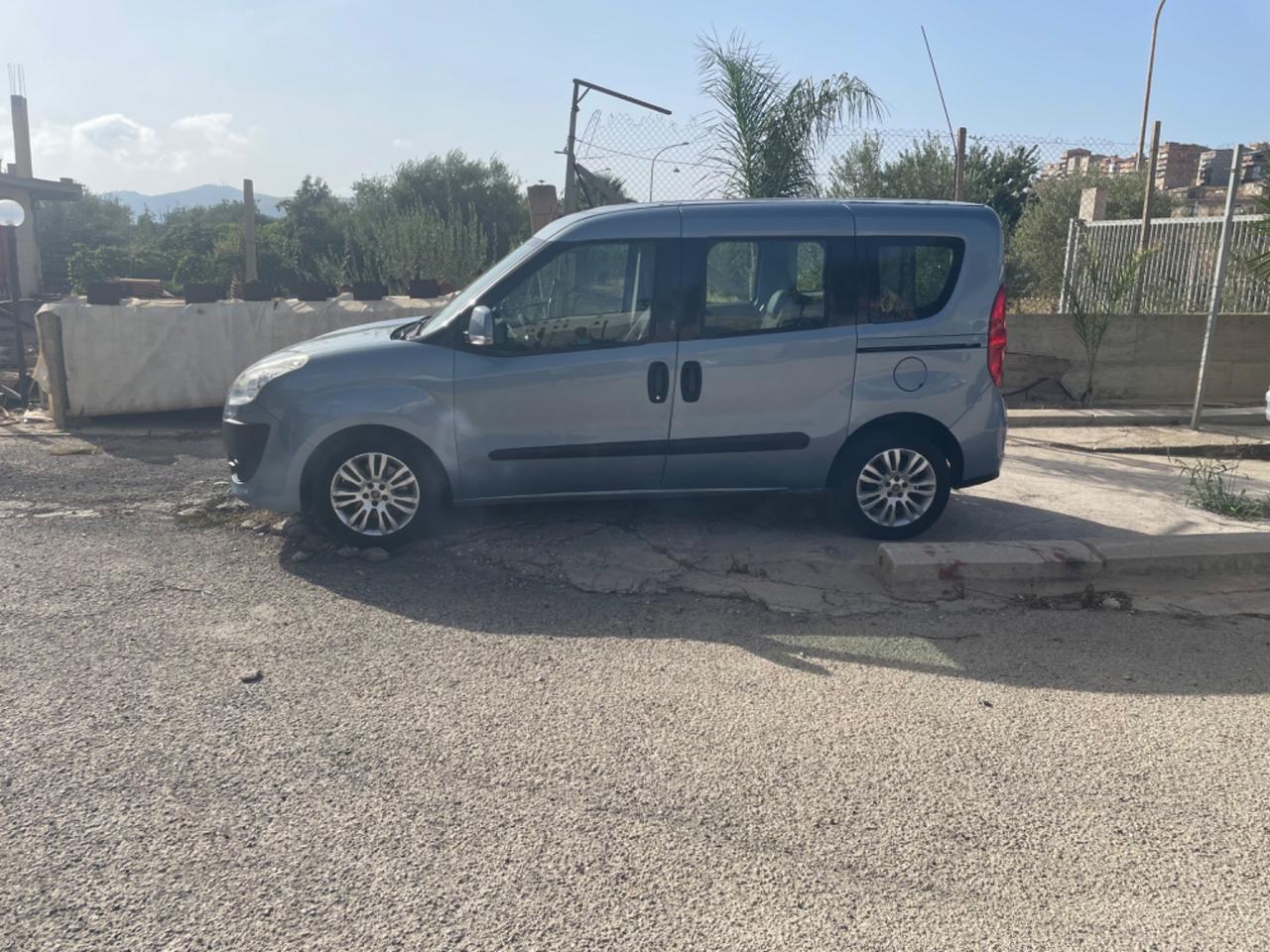 Fiat Doblo N 1 5 posti 2,0 diesel