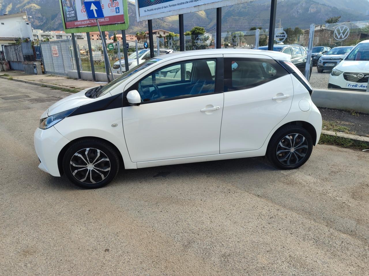 Toyota Aygo 1.0 VVT-i 69 CV 5 porte x-cool