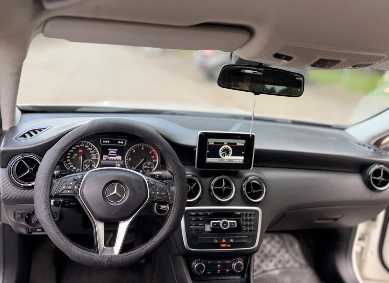 Mercedes-benz GLA 180 d Automatic Premium
