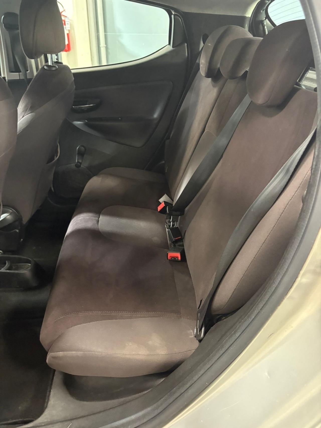 Lancia Ypsilon 1.2 69 CV 5 porte S&S Silver Ok Neopatentati