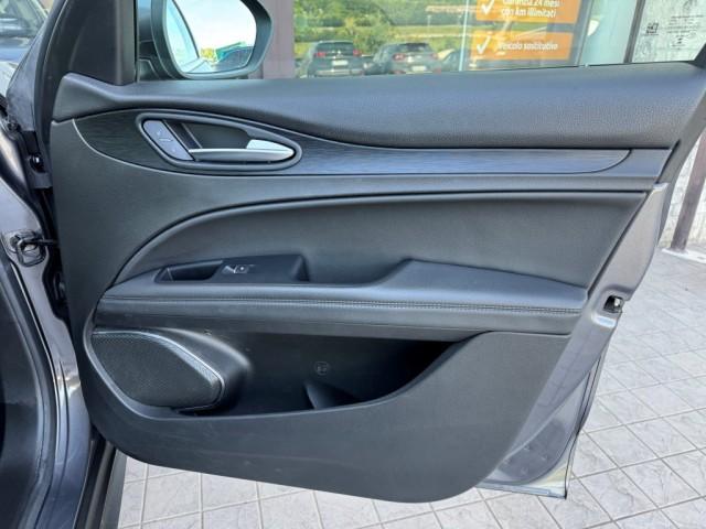 Alfa Romeo Stelvio 2.2 Turbo Diesel 180CV AT8 RWD Business
