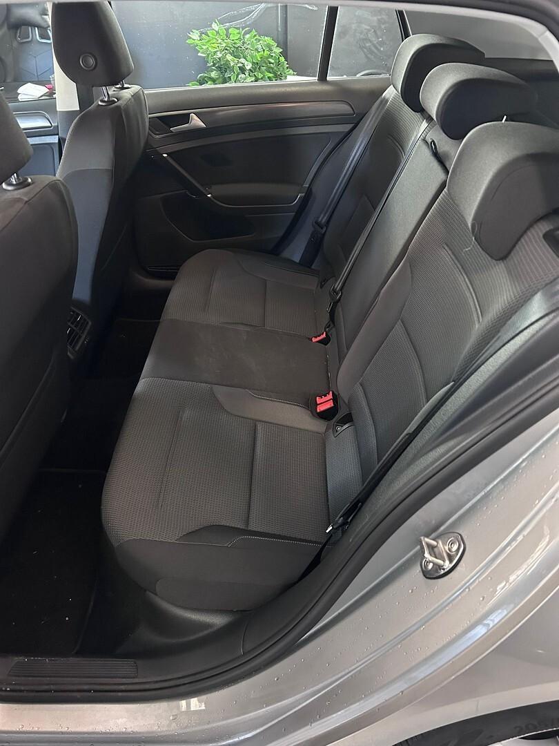 Volkswagen Golf condizioni pari al nuovo