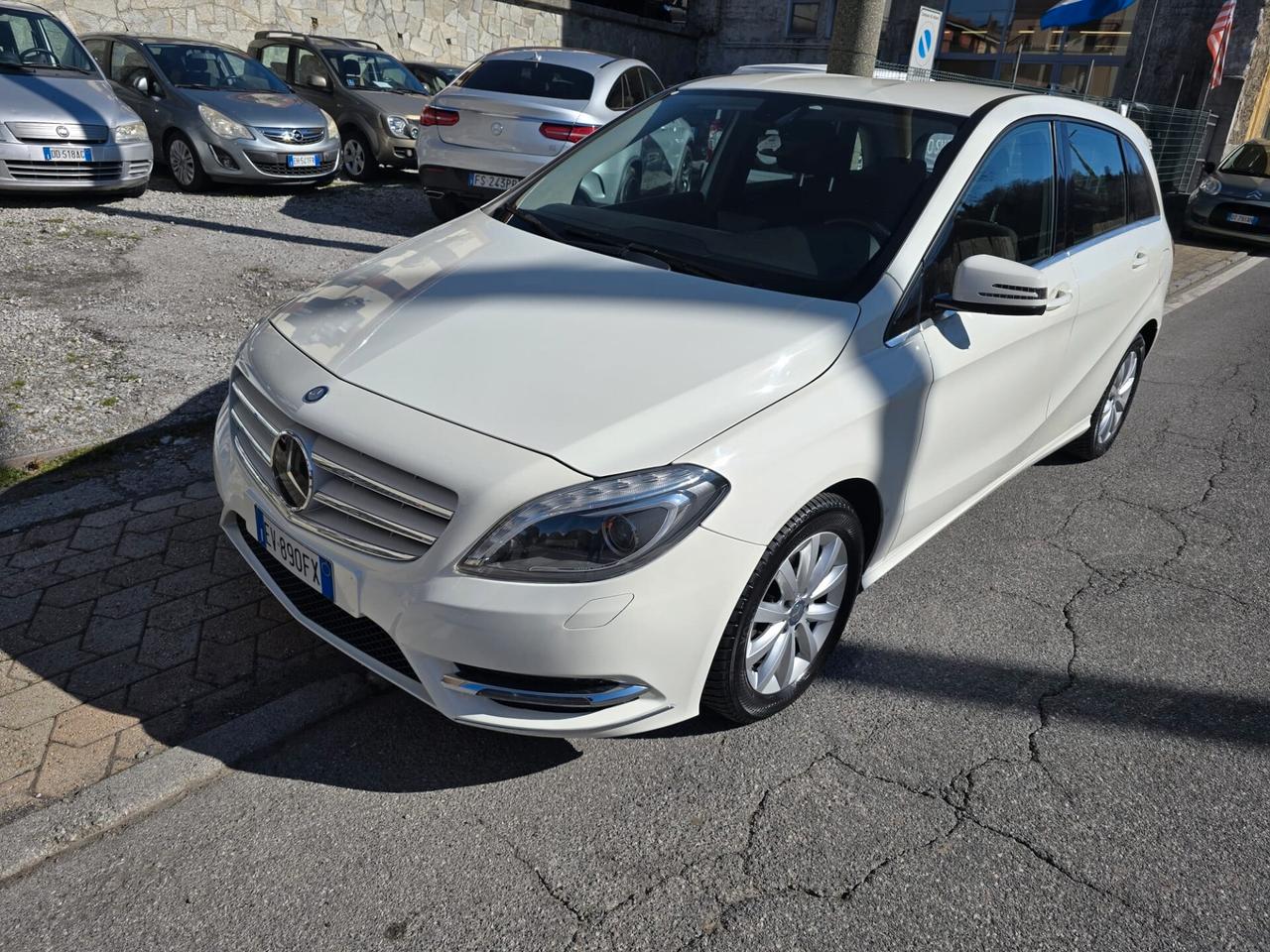 Mercedes-benz B 180 Premium LED CAMERA