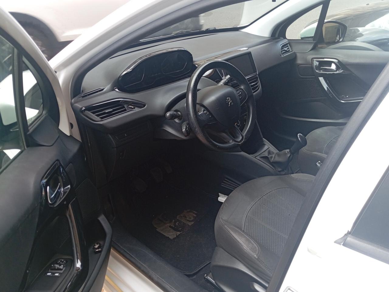 Peugeot 208 1.4 HDi 68 CV 5 porte Allure