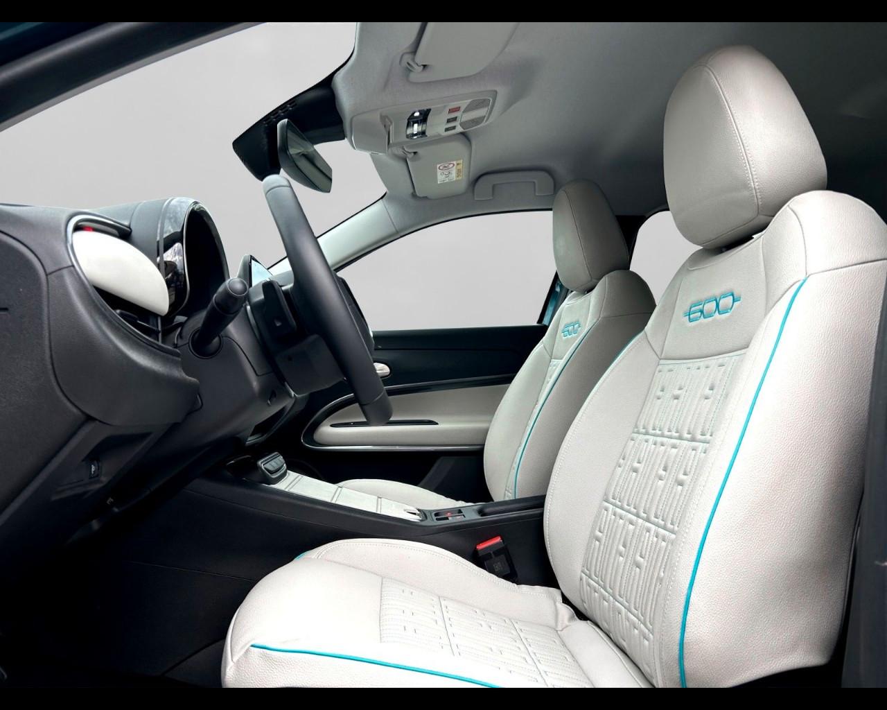 FIAT 600 1.2 hybrid La Prima 110cv auto