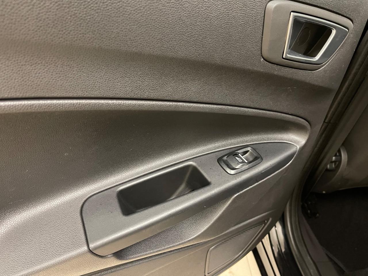 Ford Fiesta 1.4 5p. Bz.- GPL Titanium