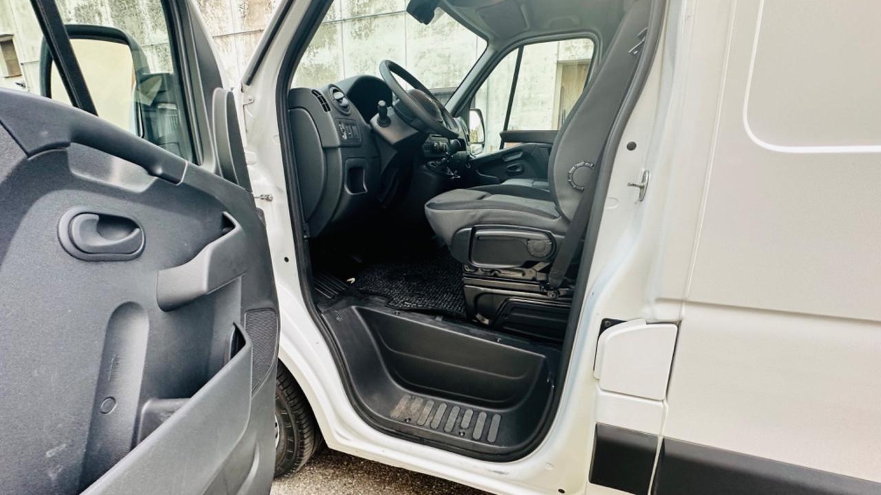 Renault master. Furgone. Euro6
