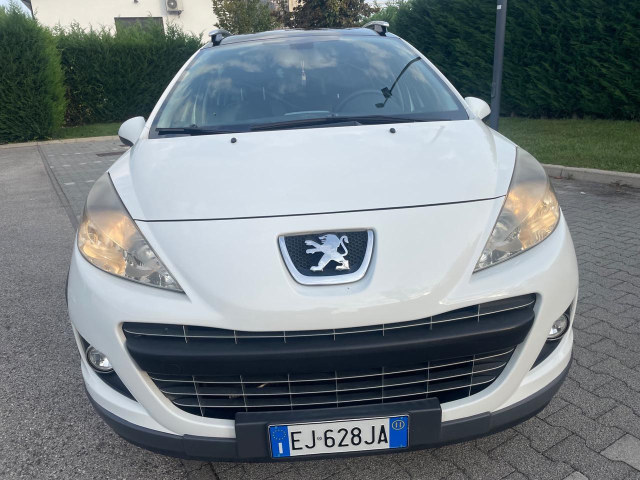 Peugeot 207 1.6 HDi SW Outdoor 2011 tetto perfetta
