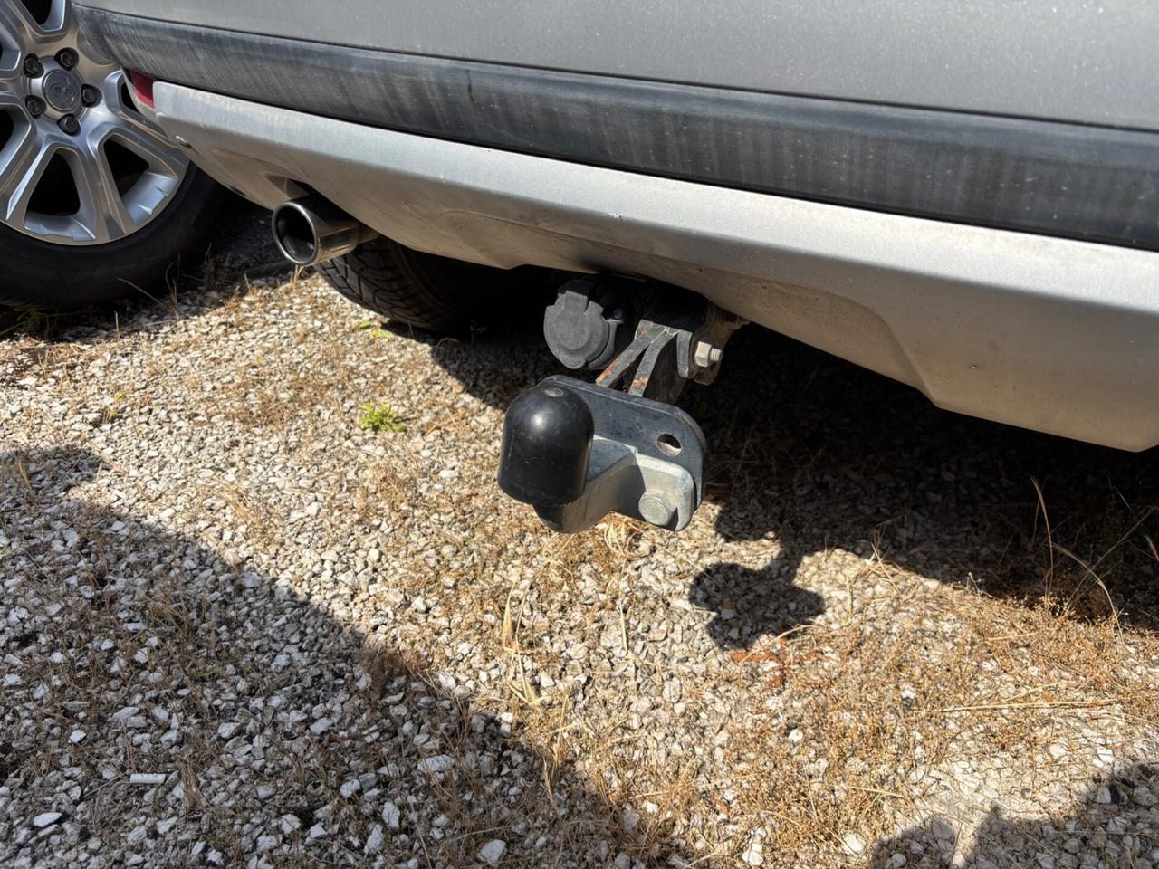 Dacia Duster 1.5 Diesel Neopatentati con gancio di traino