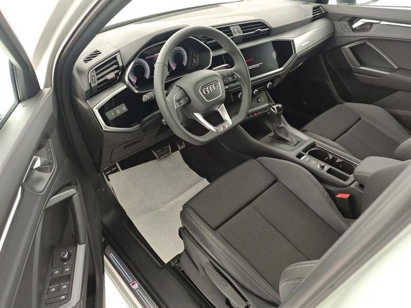 Audi Q3 SPB 40 TDI quattro S tronic Identity Black