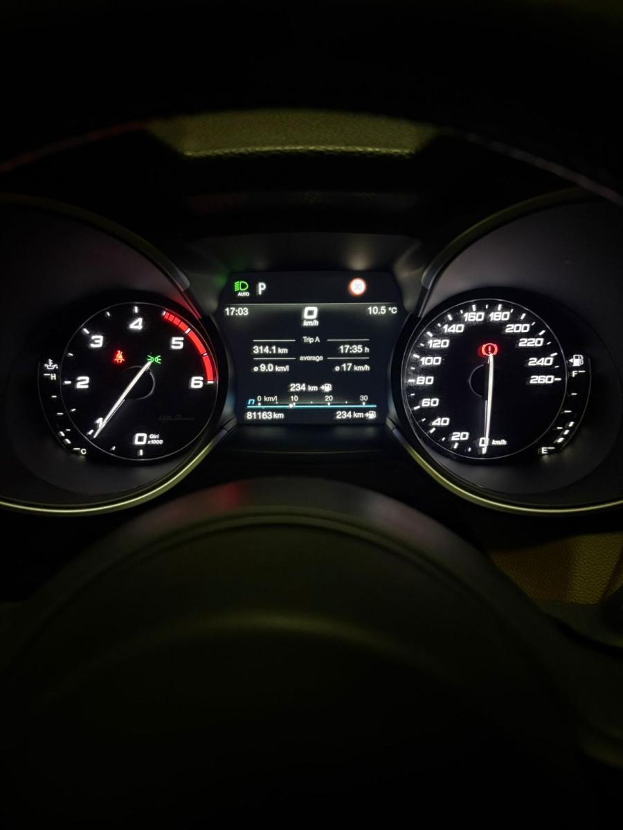 ALFA ROMEO - Stelvio - 2.2 T.diesel 190CV AT8 RWD Exec.