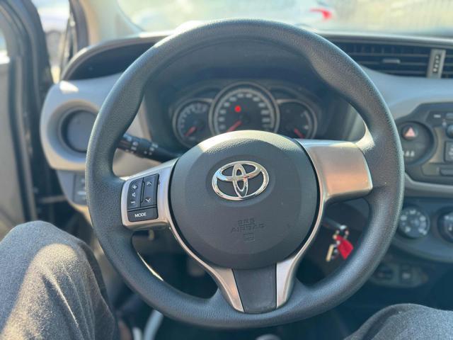TOYOTA Yaris 1.0 5 porte Cool