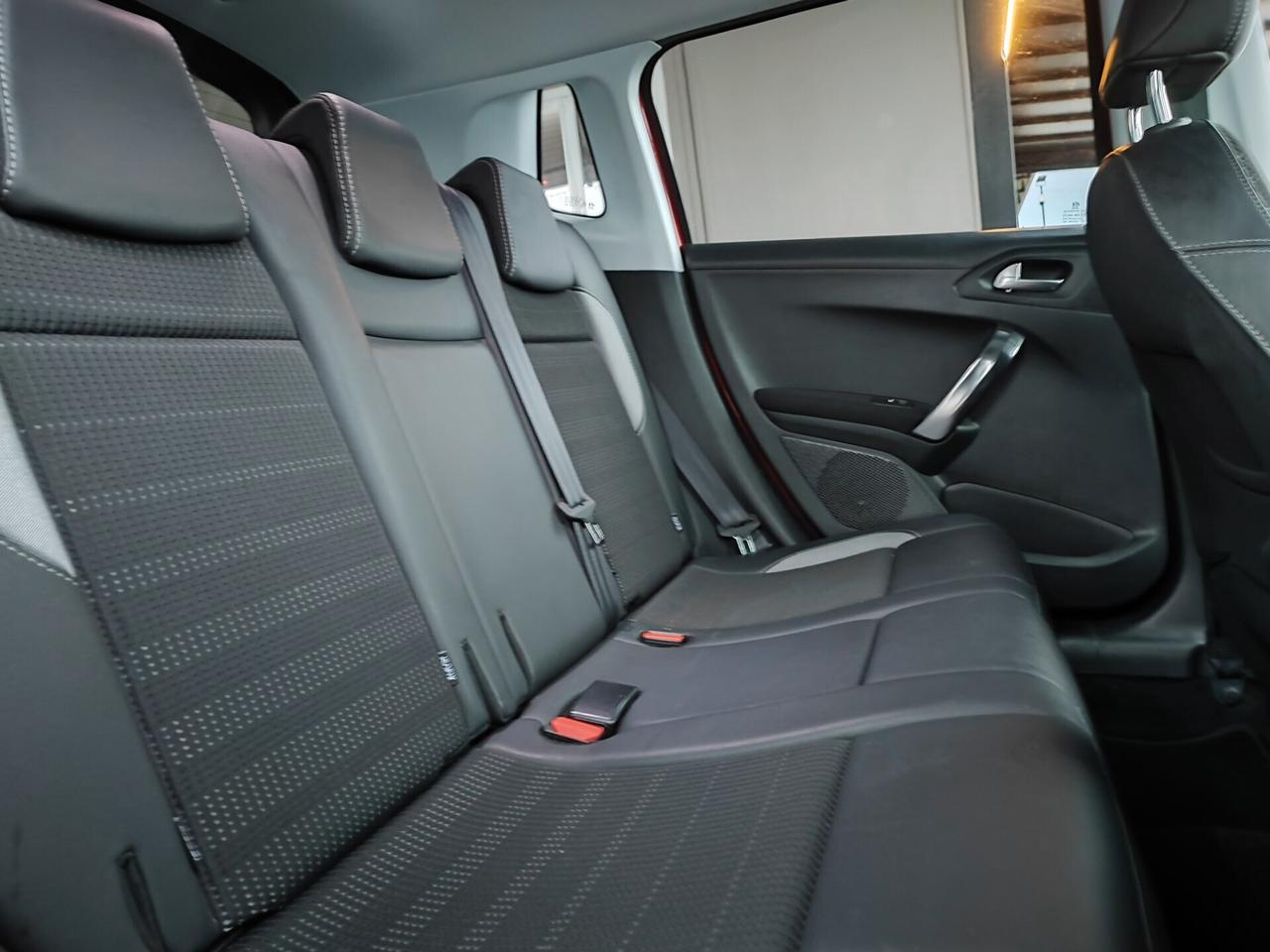 Peugeot 2008 PureTech Turbo 110 S&S Black Matt